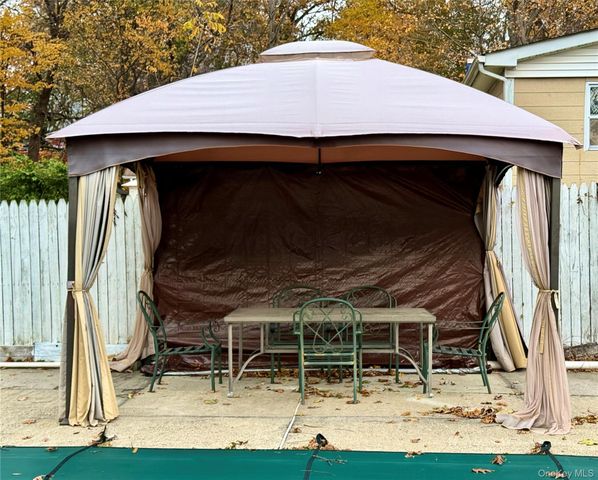 10 Cottage Avenue, Nanuet, NY 10954