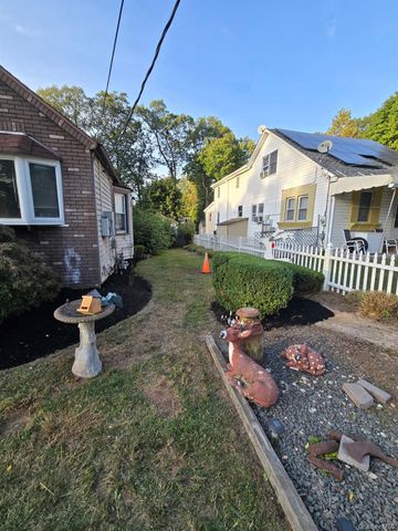 10 Cottage Avenue, Nanuet, NY 10954