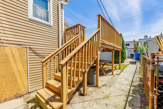 2033 N Karlov Avenue, Chicago, IL 60639