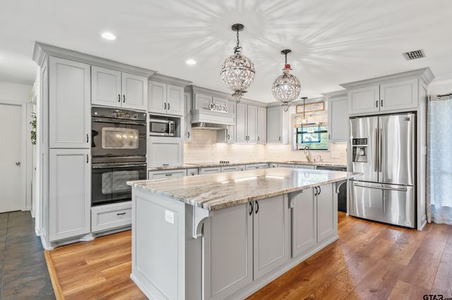242 South Bay Drive, Bullard, TX 75757