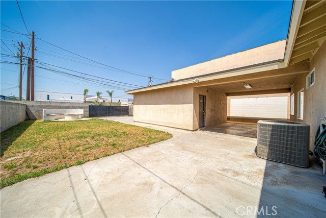 3521 Travis Avenue, Commerce, CA 90040
