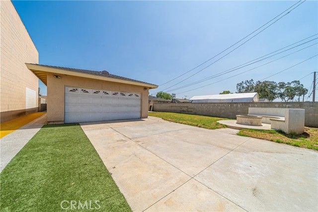 3521 Travis Avenue, Commerce, CA 90040