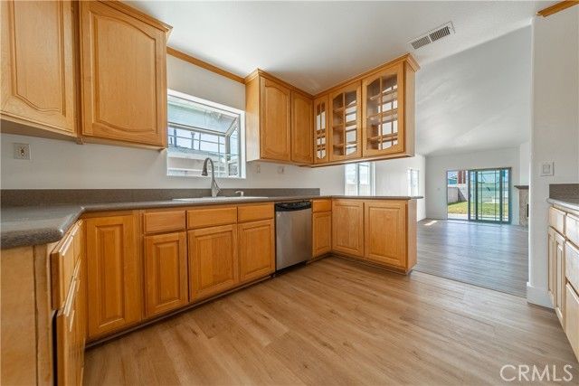 3521 Travis Avenue, Commerce, CA 90040