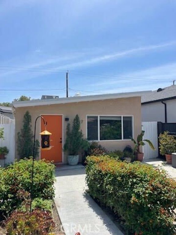 117 N Whitnall Highway, Burbank, CA 91505