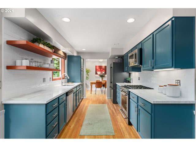 8060 Sw CEDAR St, Portland, OR 97225
