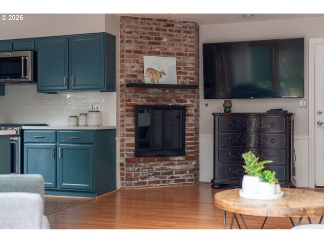8060 Sw CEDAR St, Portland, OR 97225