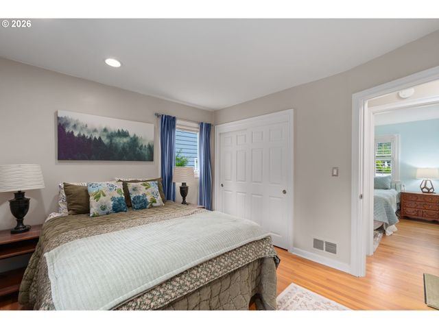 8060 Sw CEDAR St, Portland, OR 97225