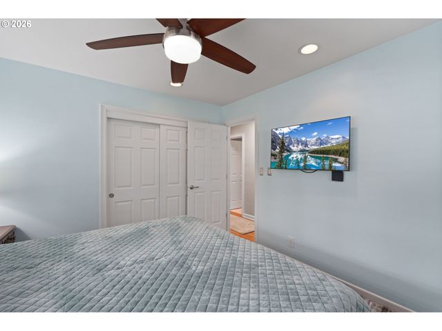 8060 Sw CEDAR St, Portland, OR 97225