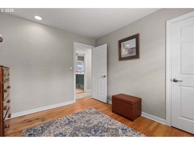8060 Sw CEDAR St, Portland, OR 97225