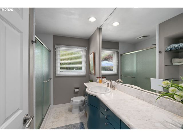 8060 Sw CEDAR St, Portland, OR 97225