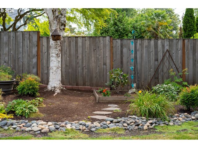 8060 Sw CEDAR St, Portland, OR 97225