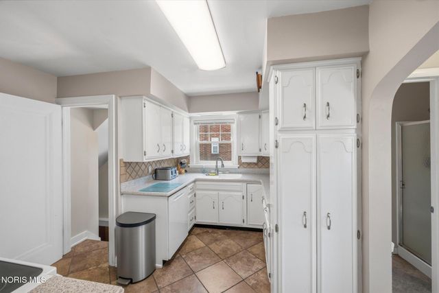 620 Grasser Street, Oregon, OH 43616