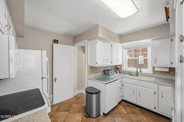 620 Grasser Street, Oregon, OH 43616
