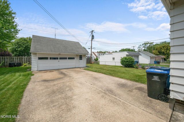 620 Grasser Street, Oregon, OH 43616