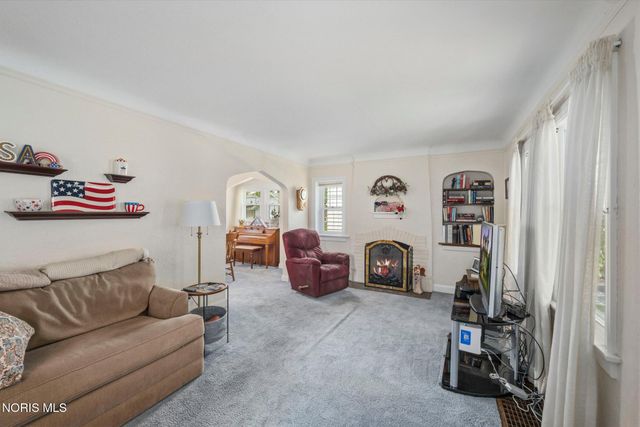 620 Grasser Street, Oregon, OH 43616