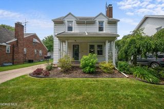 620 Grasser Street, Oregon, OH 43616