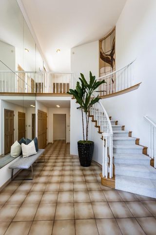 927 Continental Drive, Menlo Park, CA 94025