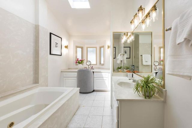 927 Continental Drive, Menlo Park, CA 94025