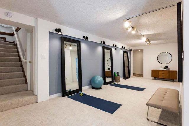 927 Continental Drive, Menlo Park, CA 94025