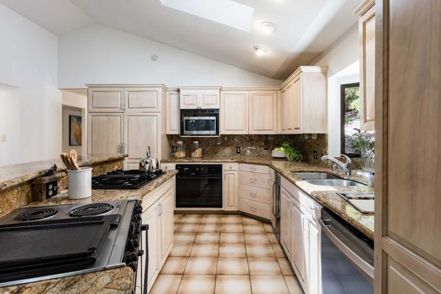 927 Continental Drive, Menlo Park, CA 94025