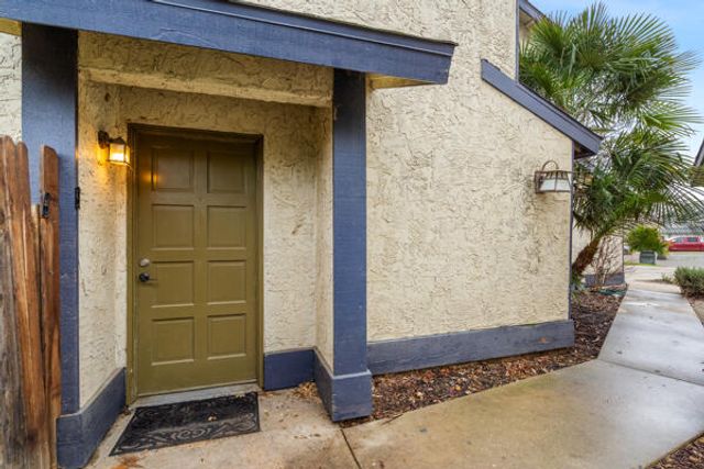 1217 E Ferguson Avenue, Visalia, CA 93292