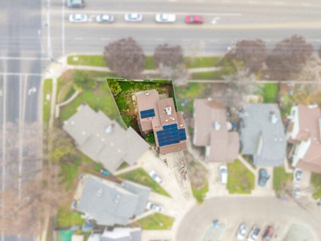 1217 E Ferguson Avenue, Visalia, CA 93292