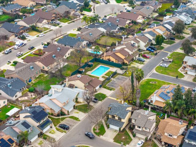 1217 E Ferguson Avenue, Visalia, CA 93292