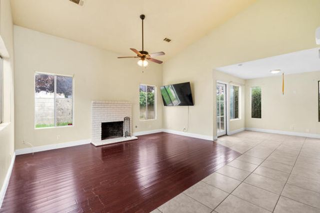 1217 E Ferguson Avenue, Visalia, CA 93292