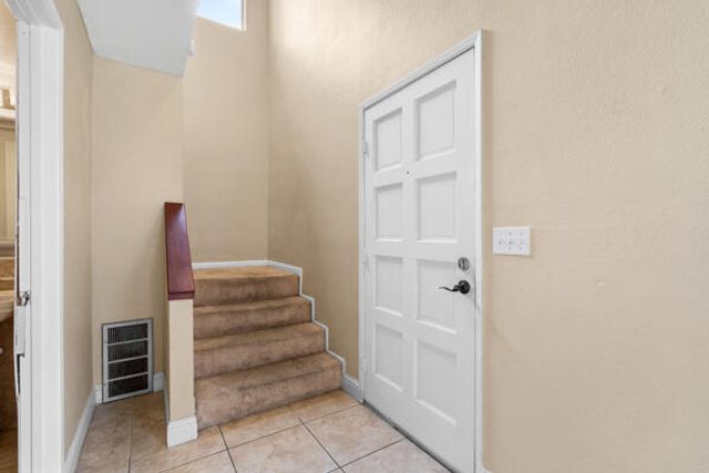 1217 E Ferguson Avenue, Visalia, CA 93292