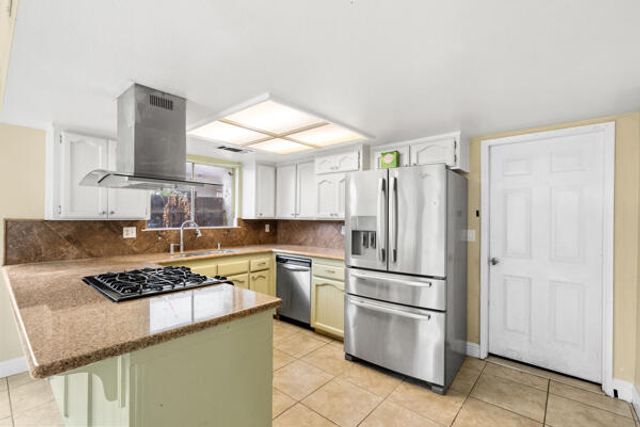 1217 E Ferguson Avenue, Visalia, CA 93292