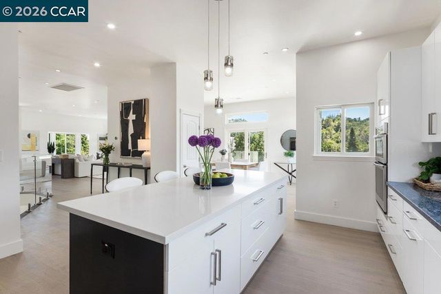 130 Arbor View Ln, Lafayette, CA 94549