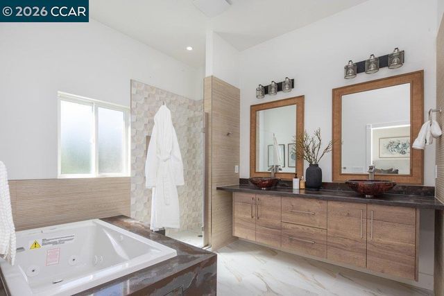 130 Arbor View Ln, Lafayette, CA 94549