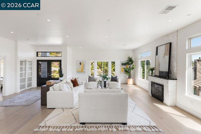 130 Arbor View Ln, Lafayette, CA 94549