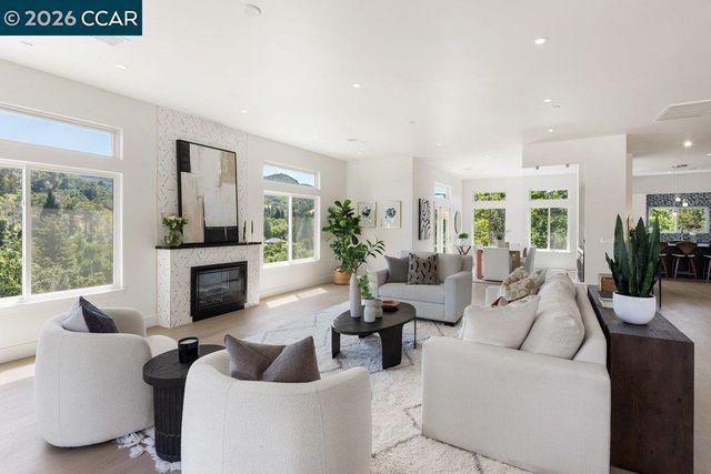 130 Arbor View Ln, Lafayette, CA 94549