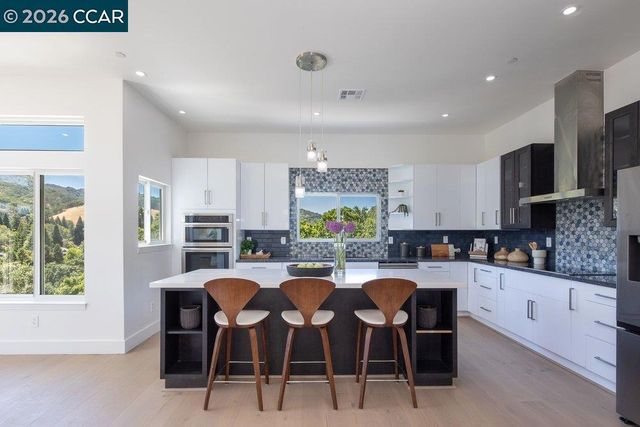 130 Arbor View Ln, Lafayette, CA 94549