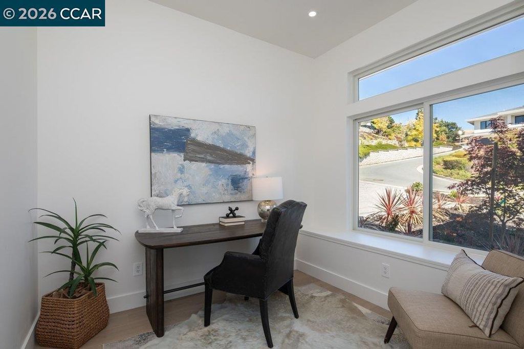 Image 22 of property listing at 130 Arbor View Ln, Lafayette, CA 94549