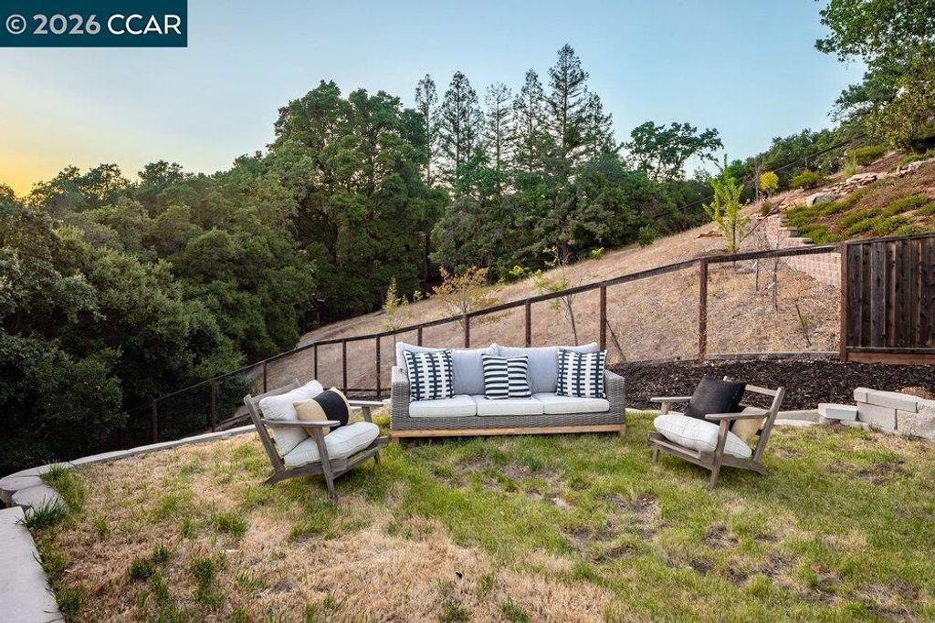 Image 36 of property listing at 130 Arbor View Ln, Lafayette, CA 94549