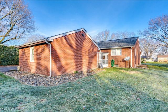 4344 Crestwood Street NW, Canton, OH 44708