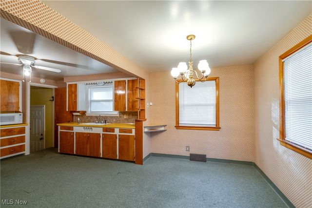 4344 Crestwood Street NW, Canton, OH 44708