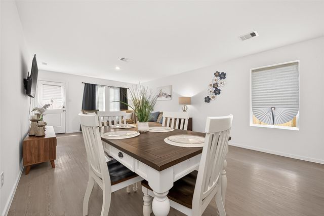 6014 Sherman Lakes Dr, Humble, TX 77338