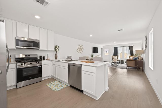 6014 Sherman Lakes Dr, Humble, TX 77338