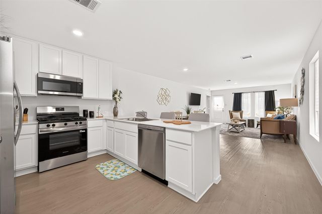 6014 Sherman Lakes Dr, Humble, TX 77338