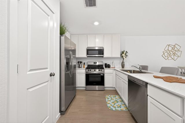 6014 Sherman Lakes Dr, Humble, TX 77338