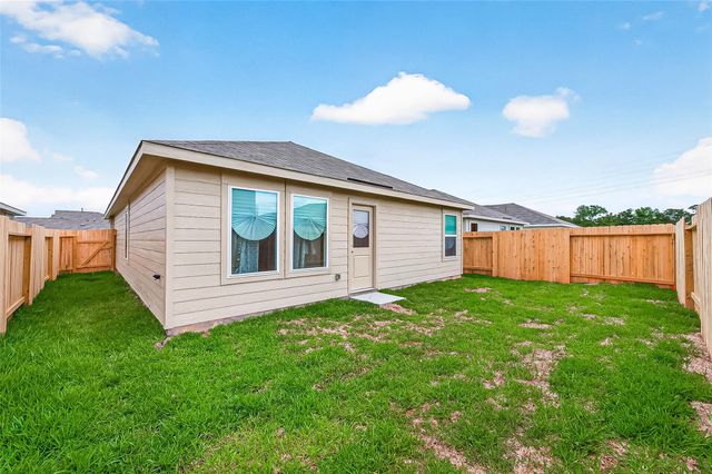 6014 Sherman Lakes Dr, Humble, TX 77338