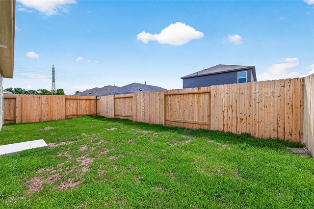 6014 Sherman Lakes Dr, Humble, TX 77338