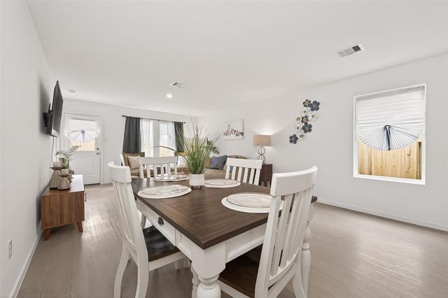 6014 Sherman Lakes Dr, Humble, TX 77338