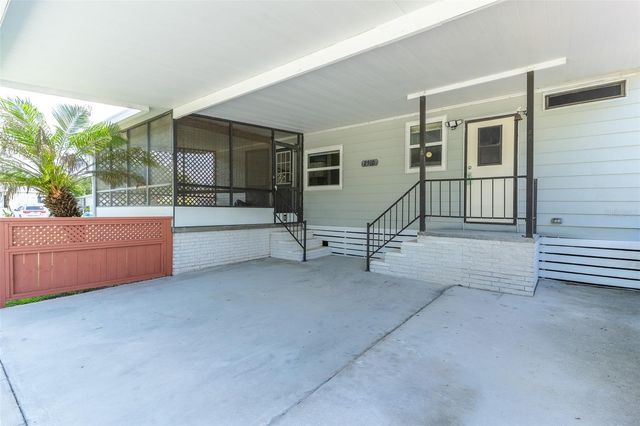 2510 ISLAND OAKS E, Lakeland, FL 33805