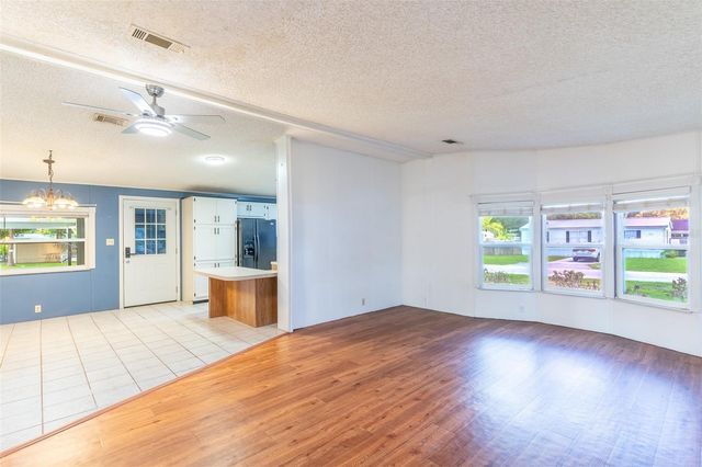 2510 ISLAND OAKS E, Lakeland, FL 33805