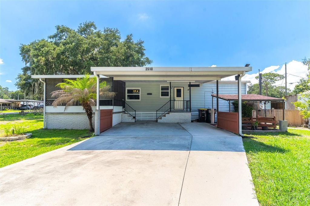 2510 ISLAND OAKS E, Lakeland, FL 33805