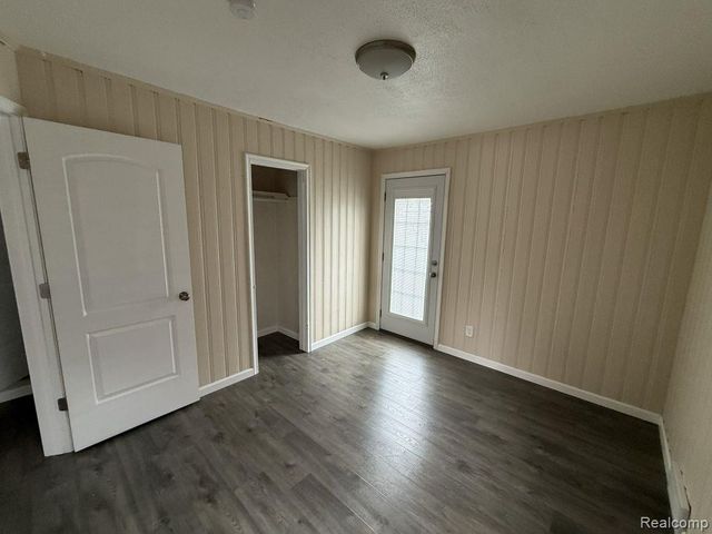 24440 New York Street, Dearborn, MI 48124